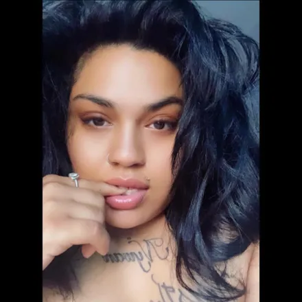 OnlyFans cuenta yummyhoney header 2