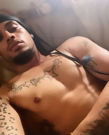 OnlyFans cuenta royalty6990 header 2