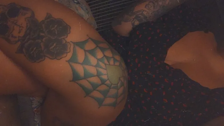 OnlyFans cuenta brattiexx header 2