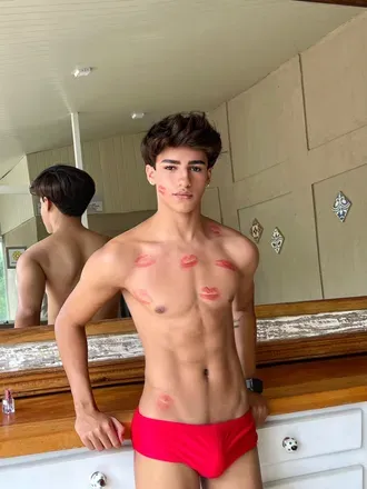 OnlyFans cuenta pedroluvino header 2