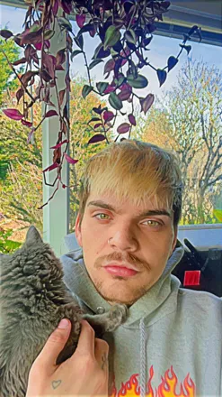 OnlyFans account  icecreambussy header 2