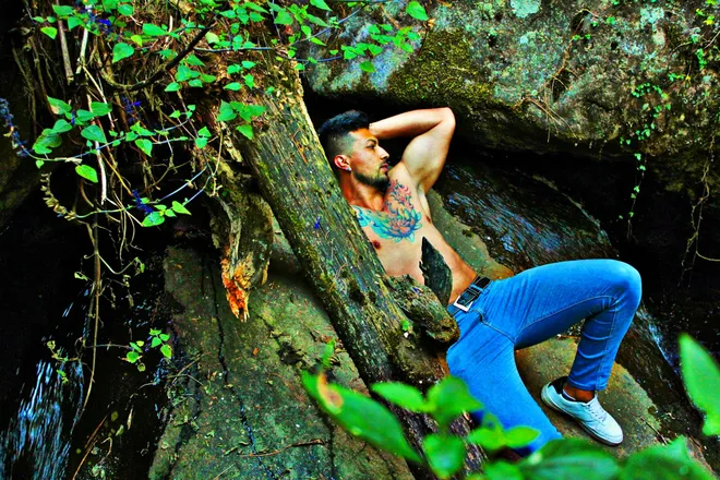 OnlyFans account  miikee_sanz header 2