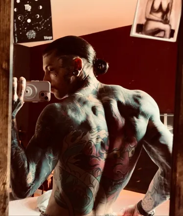 OnlyFans cuenta the.saint444 header 2