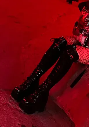 OnlyFans account  layneslabyrinth header 2