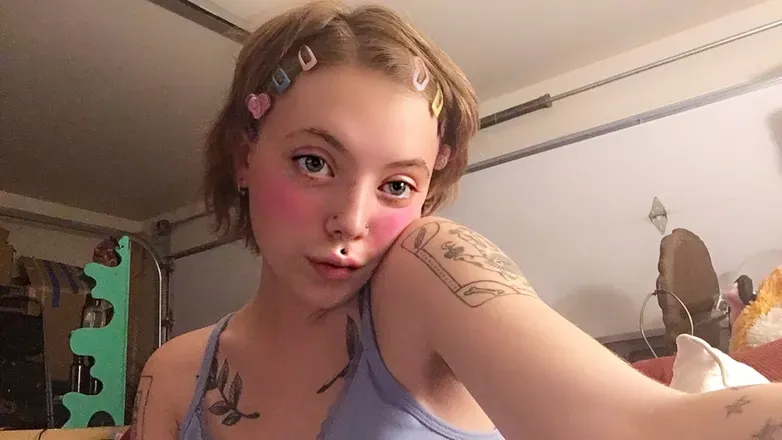 OnlyFans account  fweakyfae avatar 1