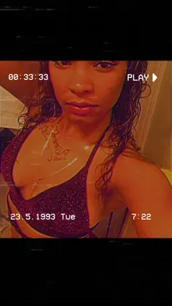 OnlyFans cuenta goldenthebelle header 2