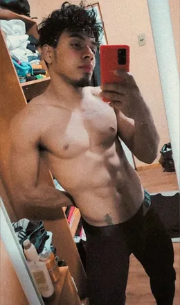 OnlyFans cuenta clark_22_ header 2