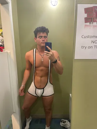 OnlyFans cuenta yummyaalex8000 header 2