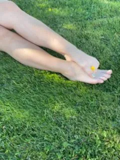 OnlyFans cuenta footsiephoebe header 2