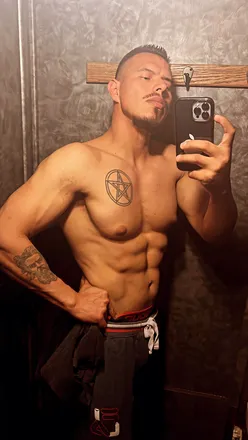 OnlyFans cuenta u221255480 header 2