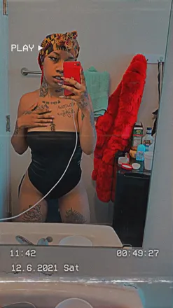 OnlyFans account  reddreddredd21 header 2