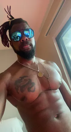 OnlyFans cuenta mlkchoc05 header 2
