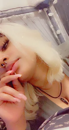 OnlyFans account  zoeyaint4u avatar 1