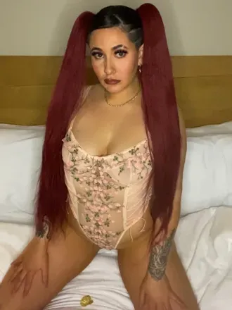 OnlyFans account  hellz.kitten avatar 1