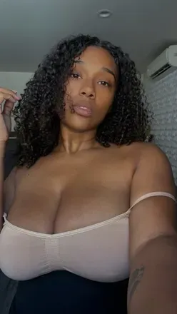 OnlyFans cuenta chicacartier avatar 1