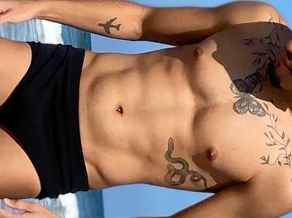 OnlyFans cuenta henrisanta header 2