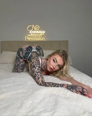 OnlyFans cuenta nicholesaphir header 2
