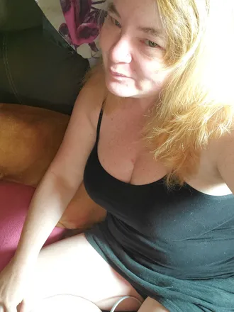 OnlyFans cuenta forestygirl header 2