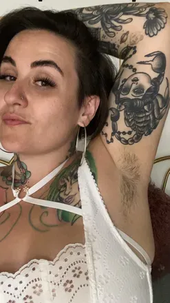 OnlyFans cuenta hairyassbitch avatar 1