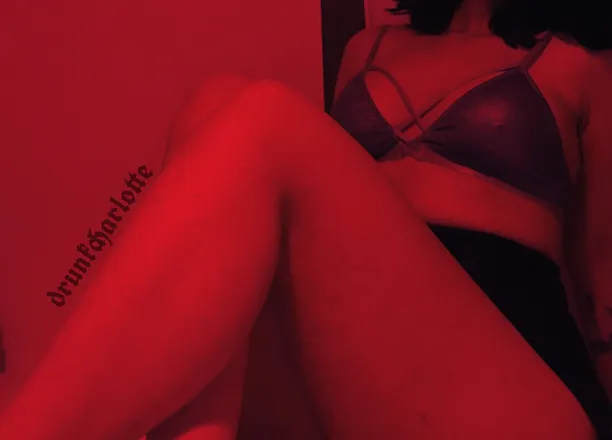 OnlyFans cuenta drunkcharlotte header 2