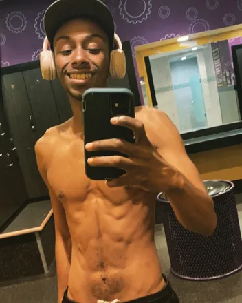 OnlyFans cuenta big_bobbb header 2