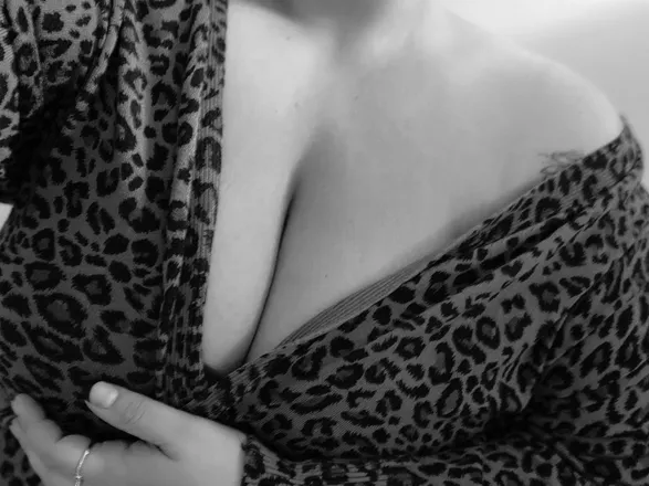 OnlyFans account  saigeriver header 2