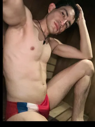 OnlyFans account  alexandroamadehus header 2