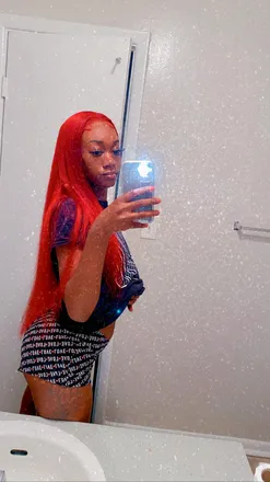 OnlyFans cuenta chanel1901 header 2