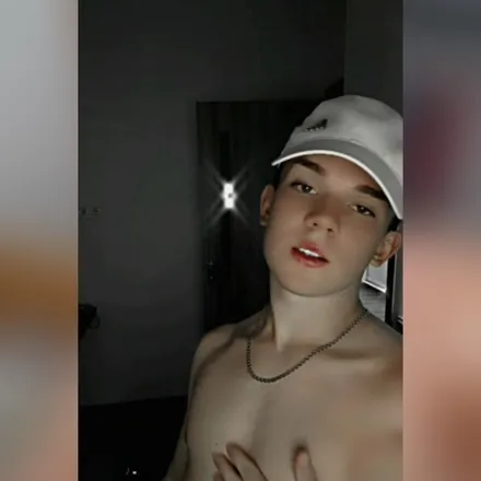 OnlyFans cuenta u282914518 header 2