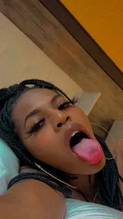 OnlyFans cuenta chocolatecherrypop2 avatar 1