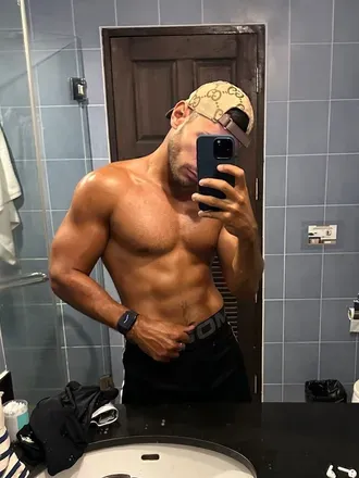 OnlyFans cuenta maitrerayan94 avatar 1