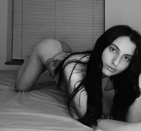 OnlyFans cuenta marievdoll header 2