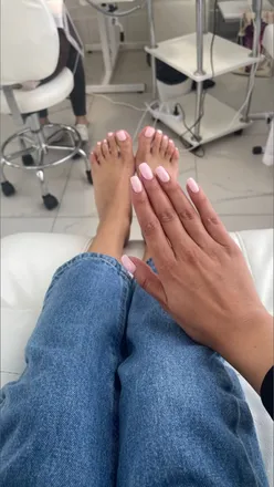 OnlyFans cuenta julia_swiss_socks avatar 1