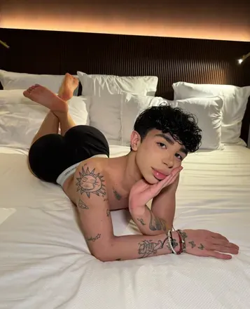 OnlyFans cuenta rossiello_official header 2