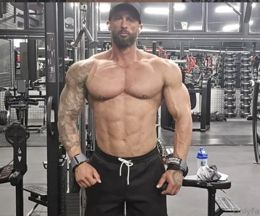 OnlyFans cuenta tattooedandmuscleds header 2