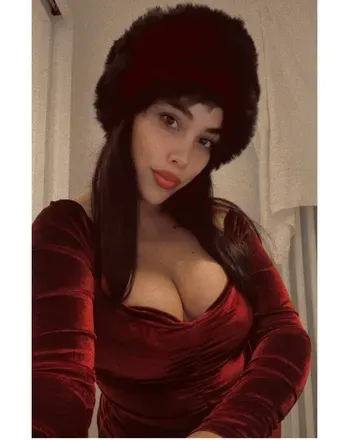 OnlyFans cuenta yourfavoritebrunette66 avatar 1