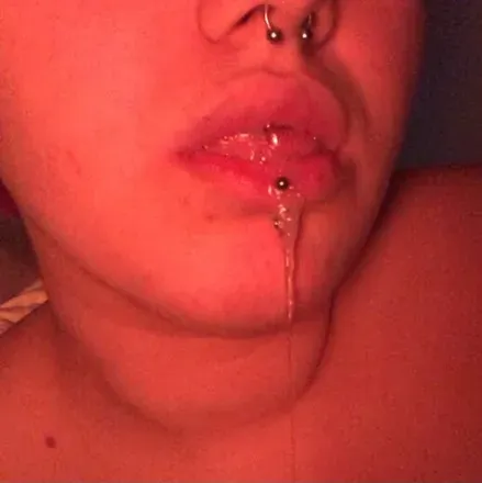 OnlyFans account  p3achypup avatar 1