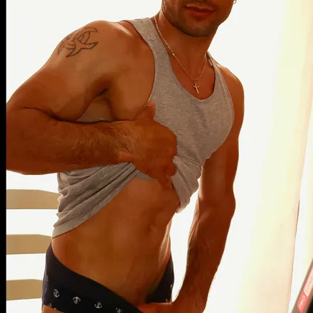 OnlyFans cuenta u245072069 header 2