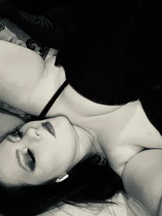 OnlyFans cuenta carmenkinnell1 header 2