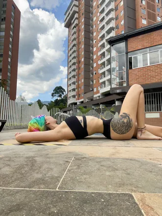 OnlyFans cuenta zaraevans header 2