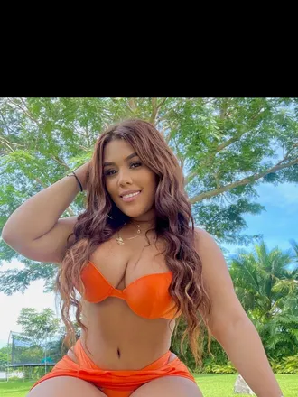 OnlyFans cuenta lauracastro01 header 2