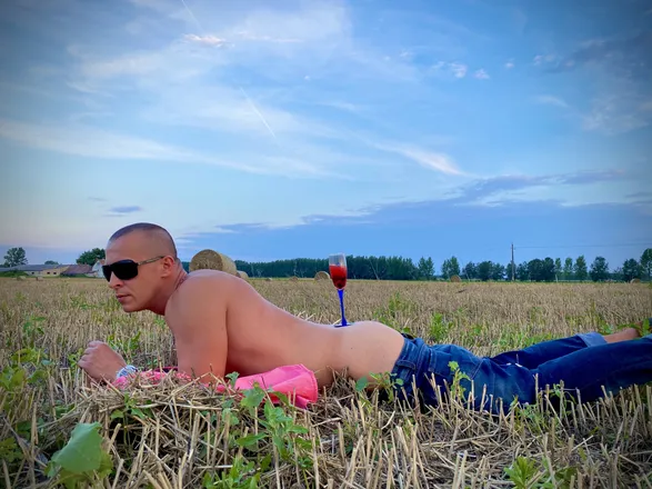 OnlyFans cuenta zeus__xxx header 2