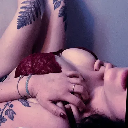 OnlyFans account  maybemabel header 2