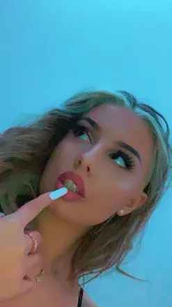 OnlyFans cuenta blueberry18 avatar 1