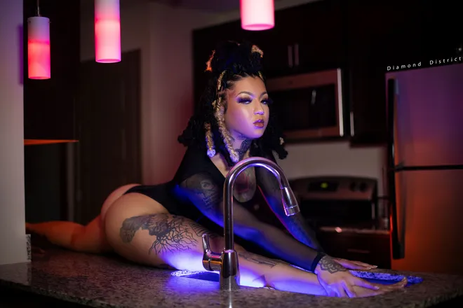 OnlyFans account  lainky_ header 2