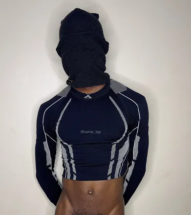 OnlyFans cuenta curved_top22 header 2