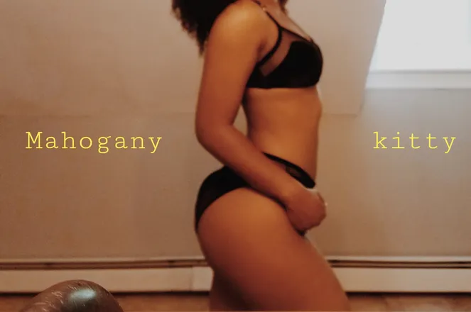 OnlyFans cuenta mahoganykitty header 2