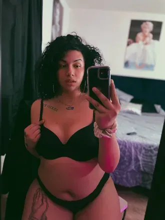 OnlyFans cuenta biggbootynique avatar 1