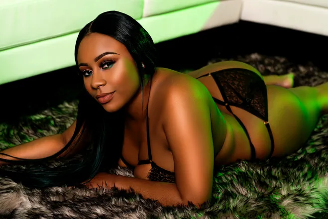 OnlyFans cuenta yawinnteer header 2