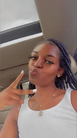 OnlyFans account  funsizee_foreign header 2
